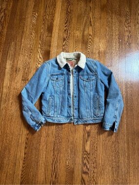 Levi’s Light Wash Sherpa Faux Fur Lined Denim Trucker Jacket M